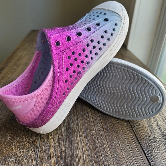 Foamies Skechers Pink and Gray Slip-On Sneakers - Picture 6 of 6